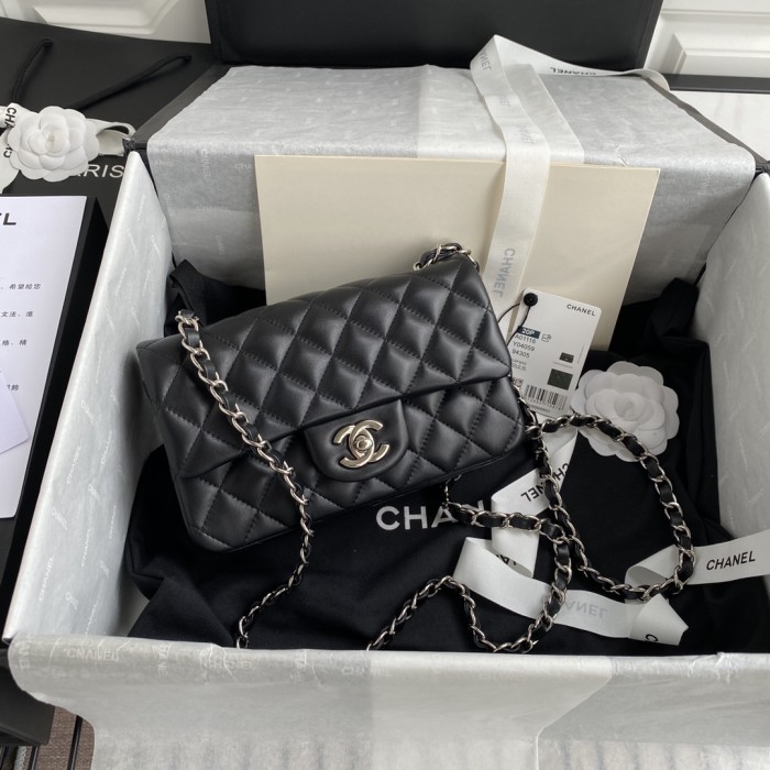 Handbag Chanel size 20 cm