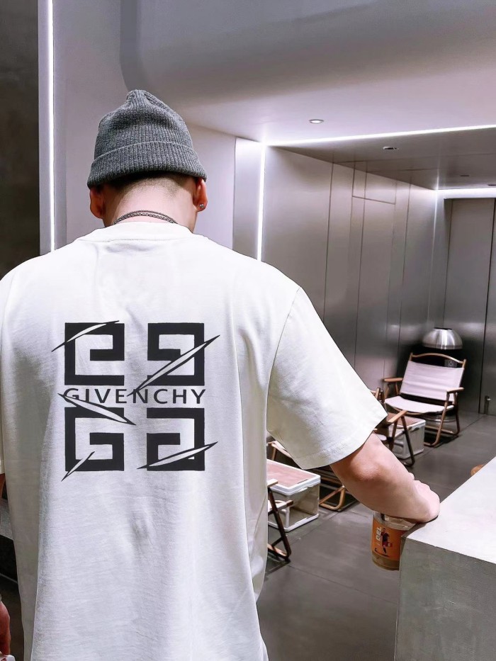 Clothes Givenchy 64