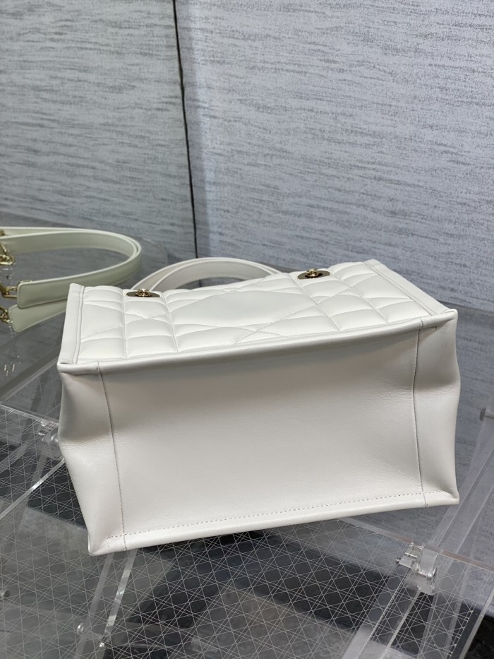 Handbag Dior size 26.5*28*17 cm
