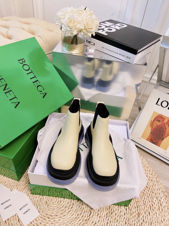 Bottega Veneta Boots 32