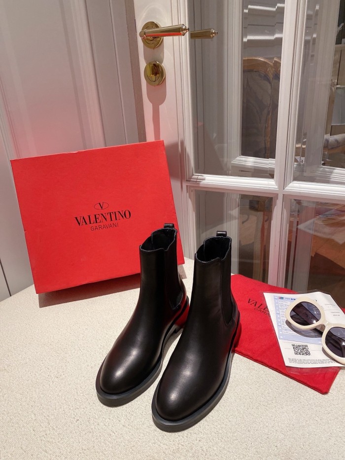 VALENTINO GARAVANI Roman Stud WOMEN 23