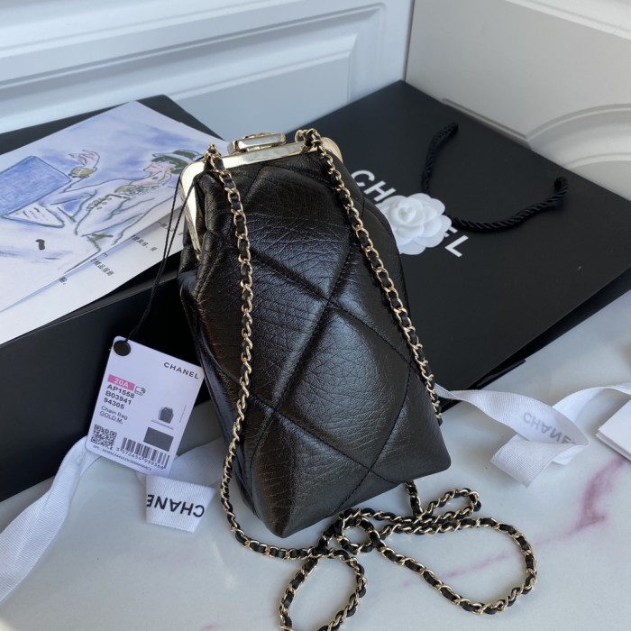 Handbag Chanel size 11×19.5×6 cm