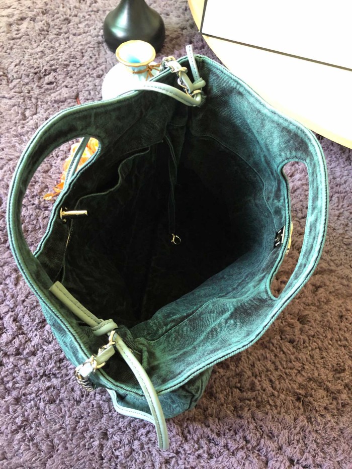 Handbag Chanel S1408 size 41×45×9 cm