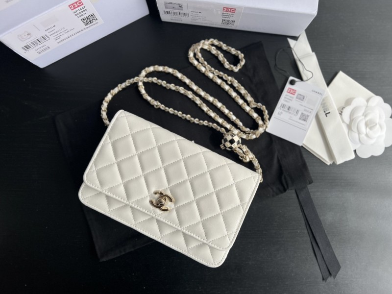 Handbag Chanel AP2303 size 19 cm