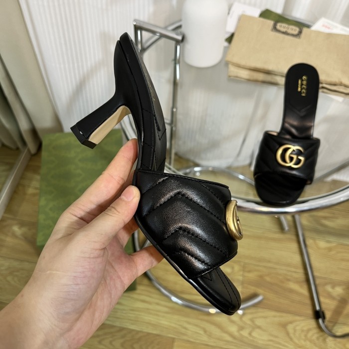 Gucci Women's Double G slide sandal WOMEN 7