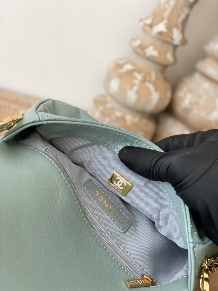 Handbag Chanel AS3757 size 14.5x20x6.5 cm