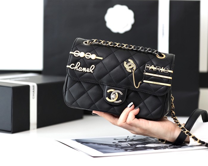 Handbag Chanel size 19x11x8 cm