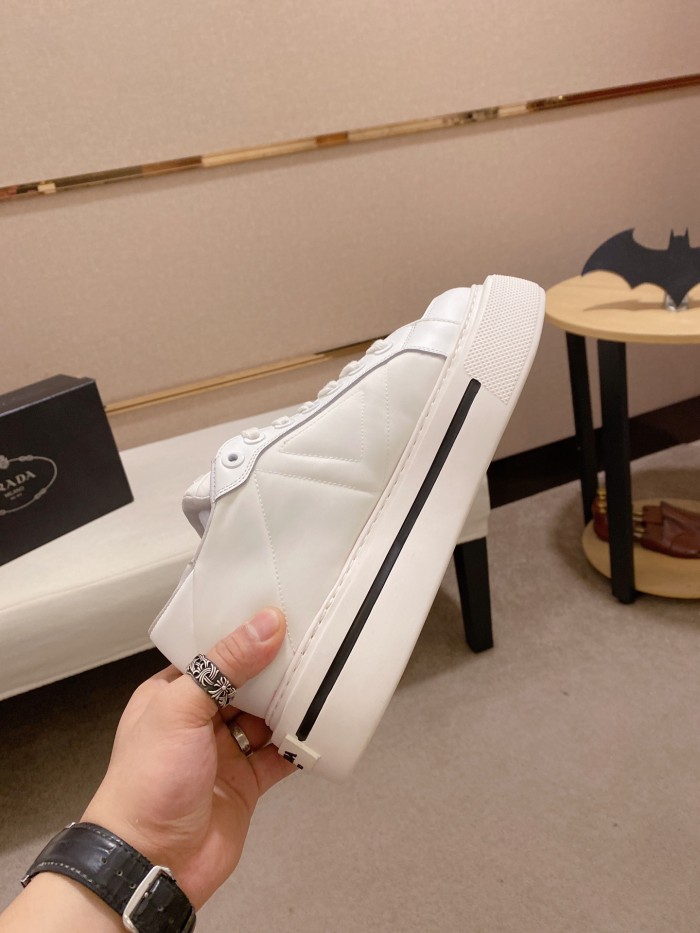 Prada Low Top sneaker 11