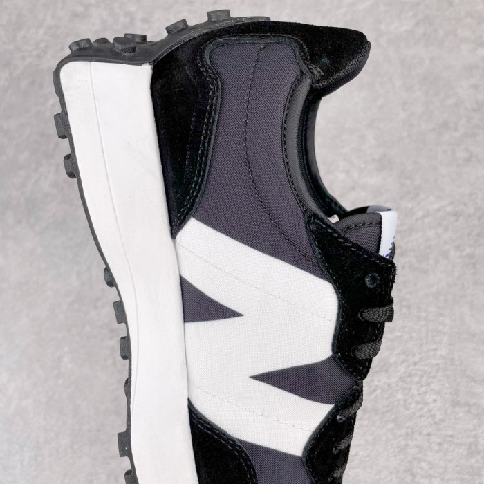 New Balance 327 Sneaker 20