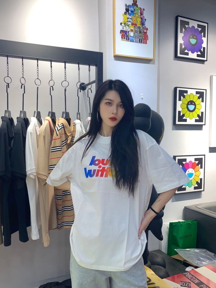 Clothes Louis Vuitton 404