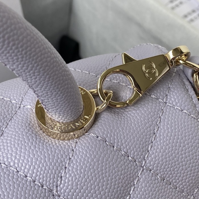 Handbag Chanel 92991 size 28 cm