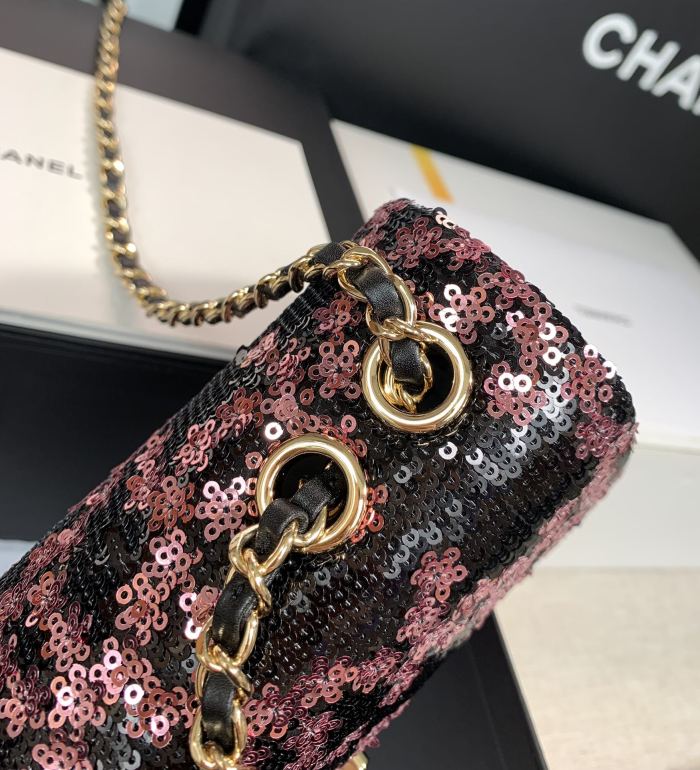 Handbag Chanel size 20 cm