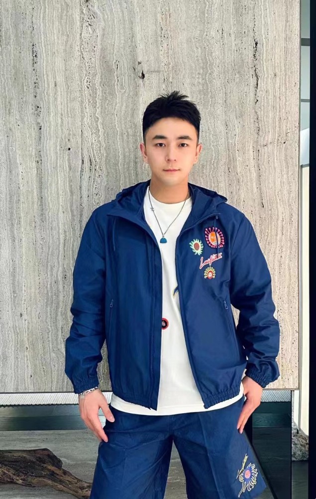 Clothes Louis Vuitton 481