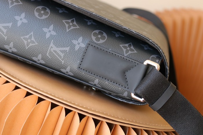 Handbag Louis Vuitton M44000 size 25.0x 22.0x 8.0 cm M44001 size 31.0 x 27.0 x 8.0 cm