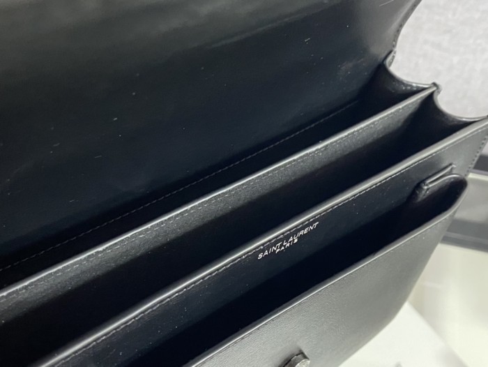 Handbags SAINT LAURENT 442906 size 22-16-9 cm