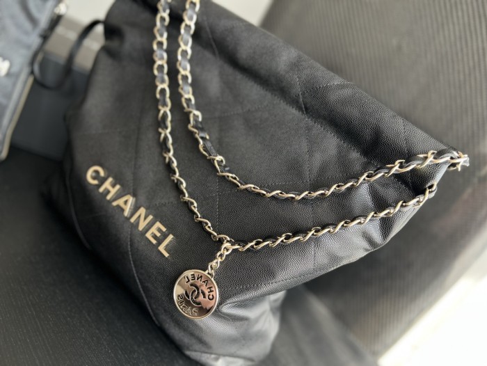 Handbag Chanel size 35cmx37cmx7 cm
