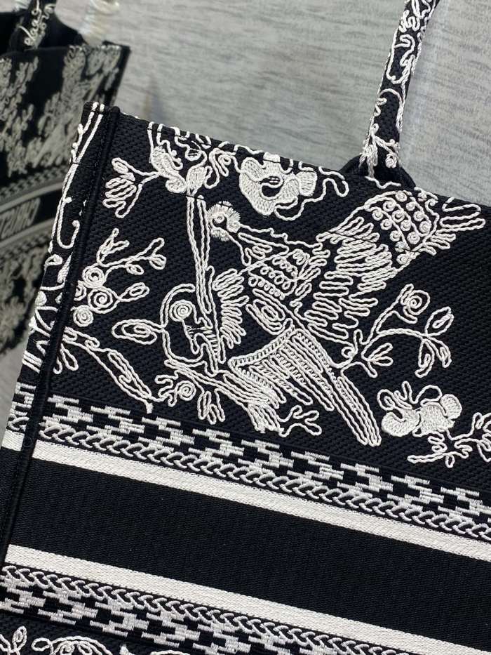 Handbag Dior size 42*18*35 cm