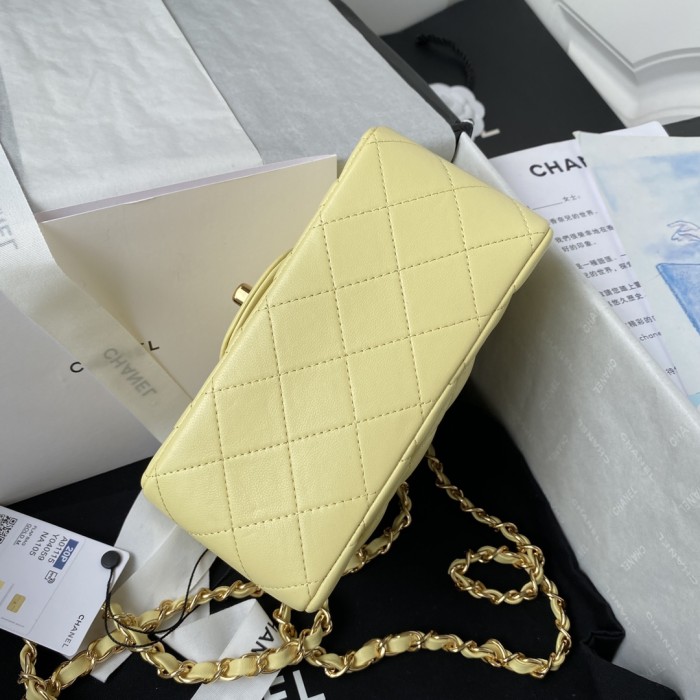 Handbag Chanel size 17 cm