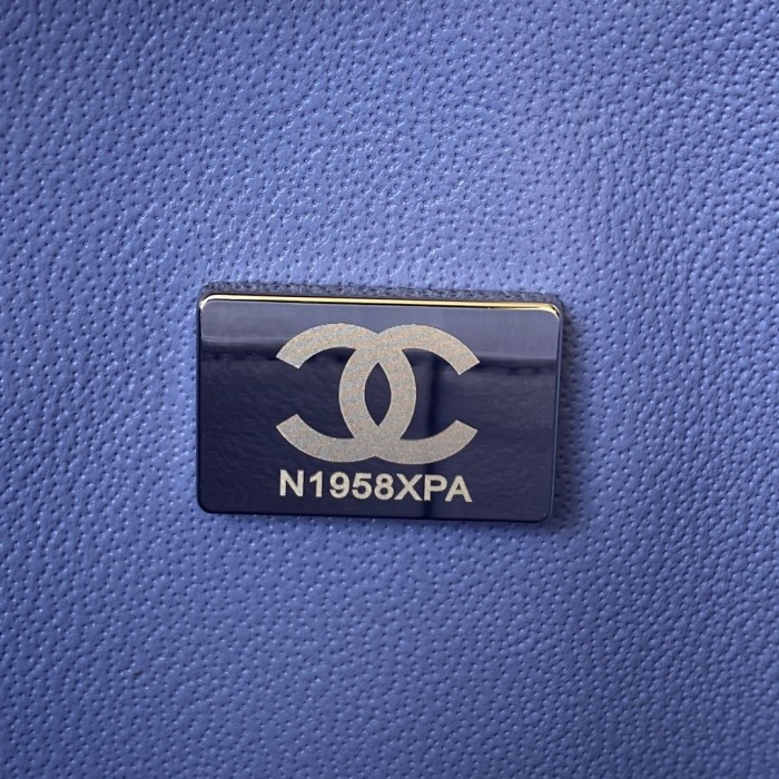 Handbag Chanel A01112 size 15.5x25.5x6.5 cm