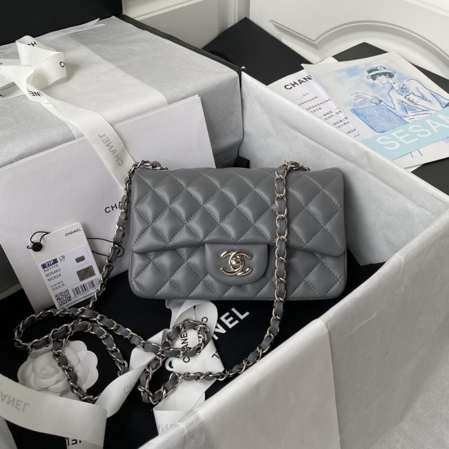 Handbag Chanel size 20 cm