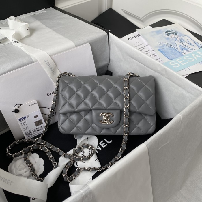 Handbag Chanel size 20 cm