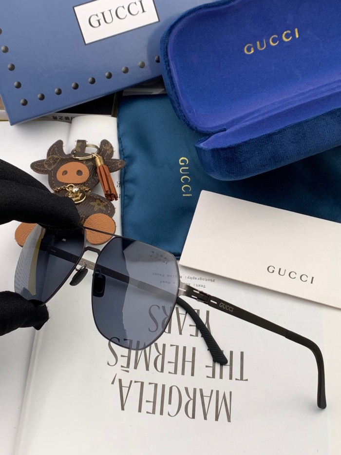 Sunglasses Gucci G7730