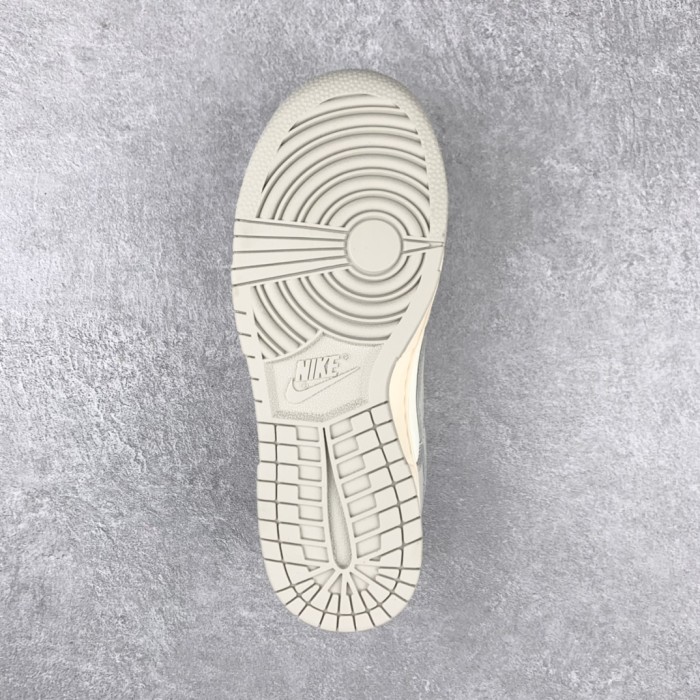 Nike Dunk Low Sail Light Bone (W)
