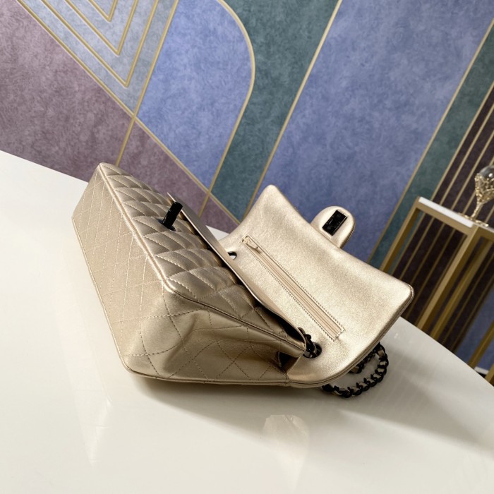 Handbag Chanel 112 size 25 cm