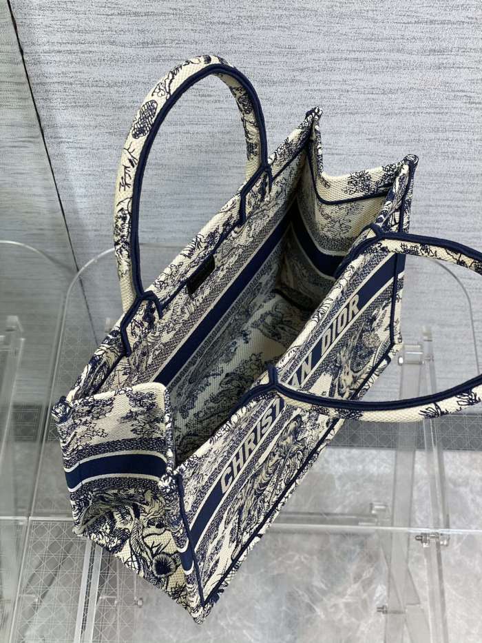 Handbag Dior size 36*18*28 cm