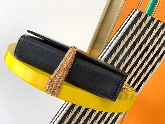 Handbags SAINT LAURENT 354119 size 24x14.5x5.5 cm