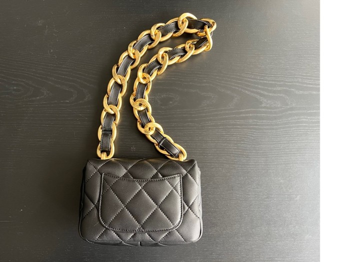 Handbag Chanel size 17 cm