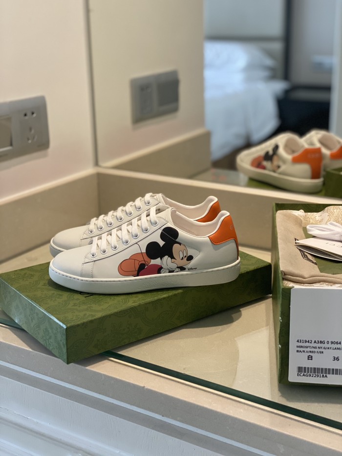 Gucci Women's Ace sneaker with bee sneaker 4