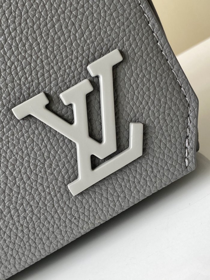 Handbag Louis Vuitton M57080 size 28 x 24 x 10 cm