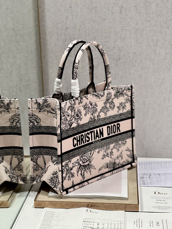 Handbag Dior 1286 size 36×28 cm