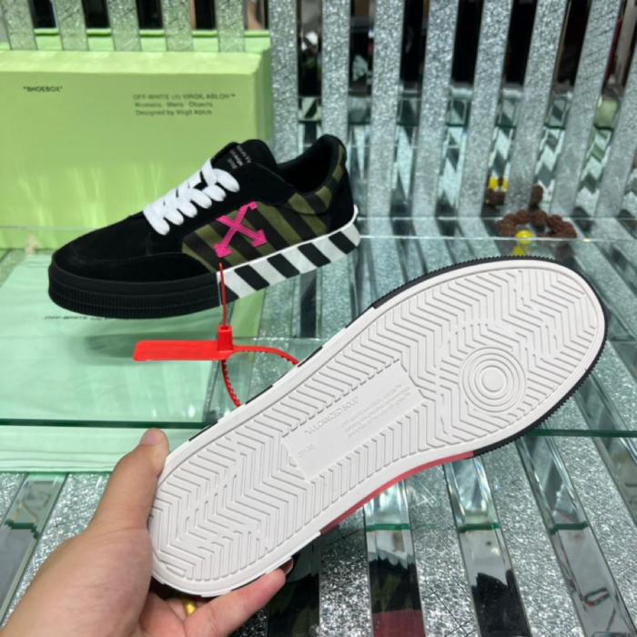 OFF-WHITE Vulc Low Diag Print Black Fuchsia
