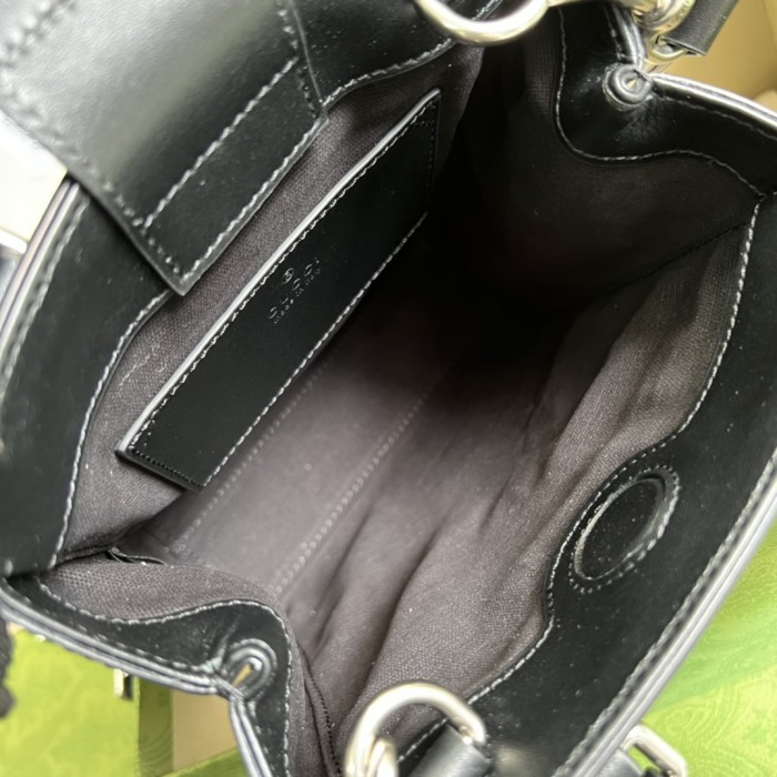 Handbag Gucci 696010 size 16*20*7 cm