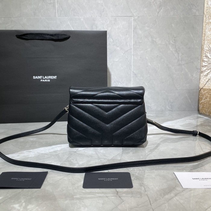 Handbags SAINT LAURENT 467072 size 20×14×7 cm