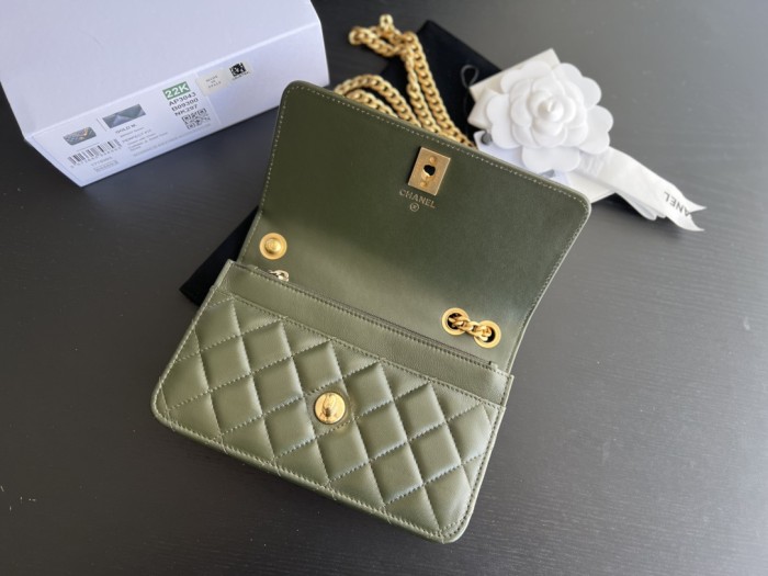 Handbag Chanel AP3043 size 19 cm