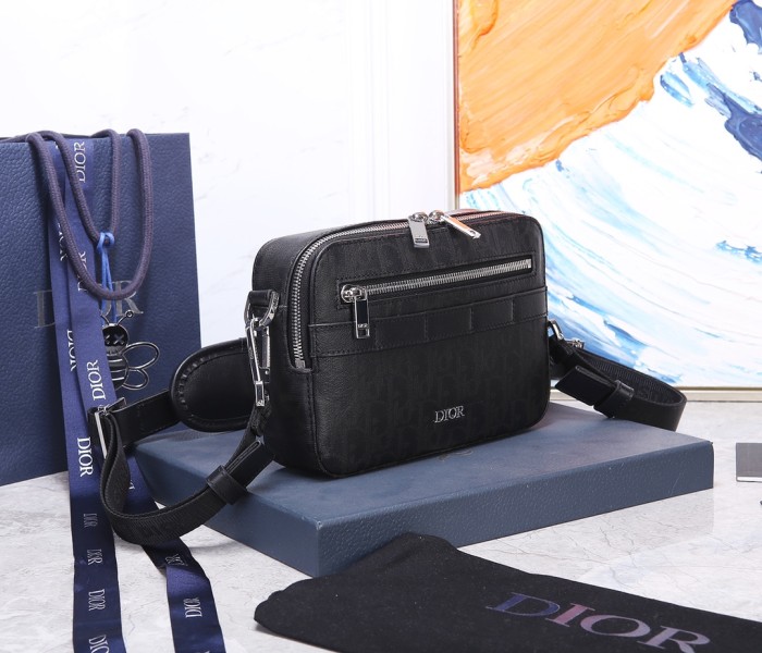 Handbag Dior 93307 size 22*15*6 cm