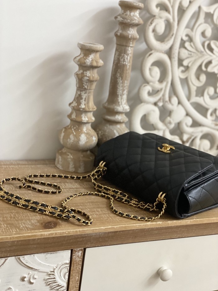 Handbag Chanel 3663 size 16*23*11.5 cm