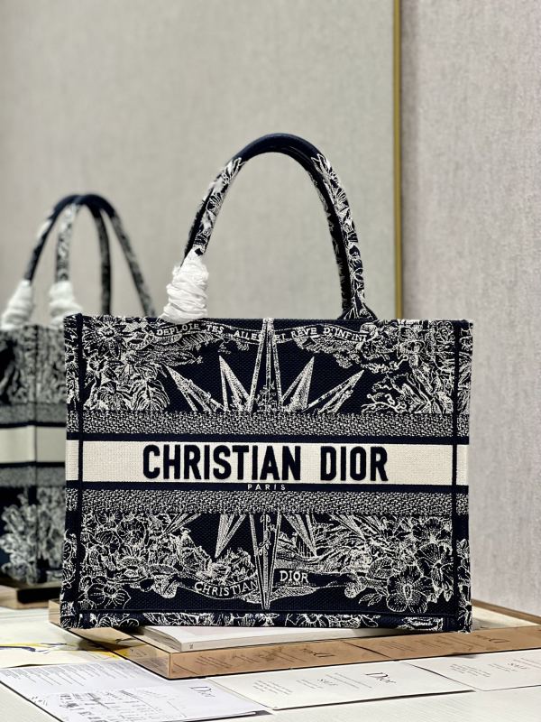 Handbag Dior 1286 size 36×28 cm
