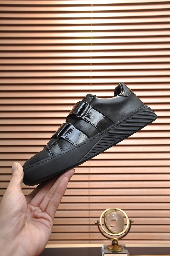 Armani Low Top Sneaker 32