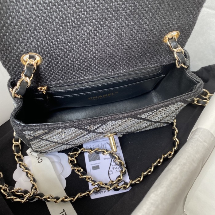 Handbag Chanel size 20 cm