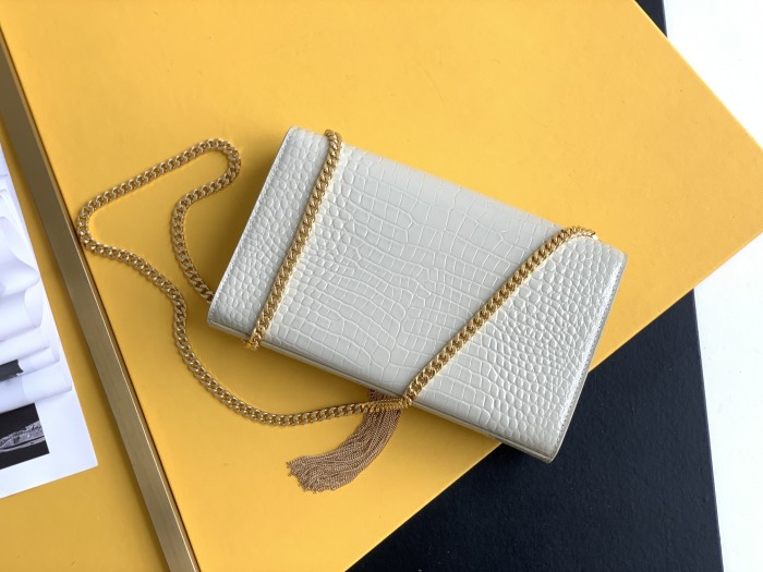 Handbags SAINT LAURENT 326078 size 24x14.5x5 cm