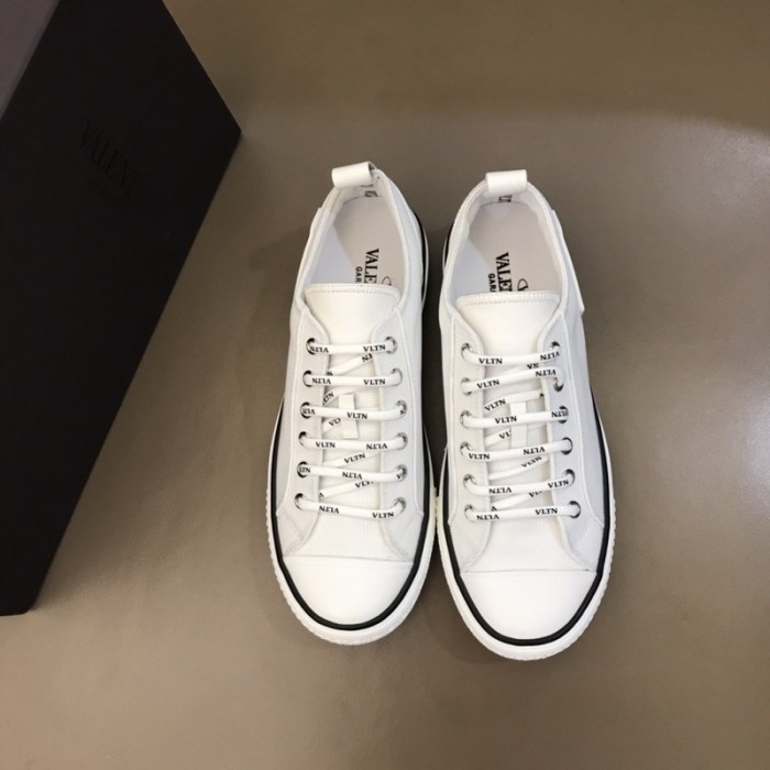 Valentino Garavani Giggies VLTN TIMES low-top sneakers 13
