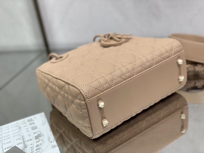 Handbag Dior size 20 cm