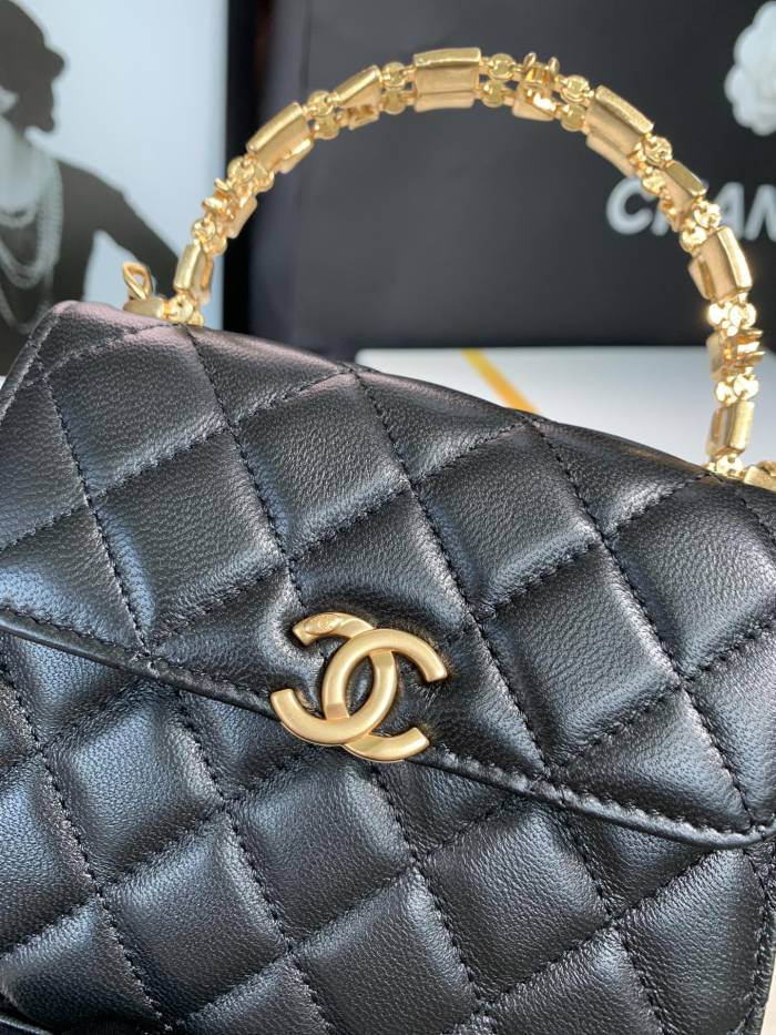 Handbag Chanel size 11.5*14.5*5.5 cm
