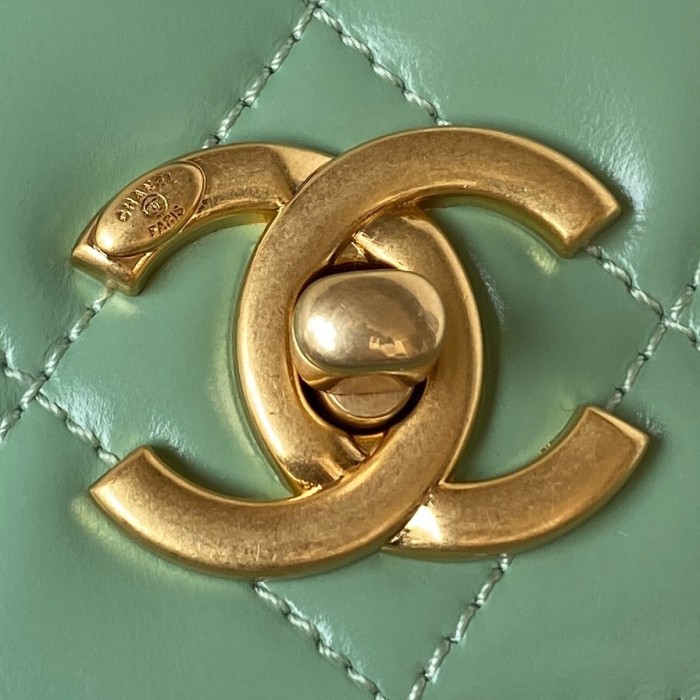 Handbag Chanel AS3886 size 20X14X7.5 cm