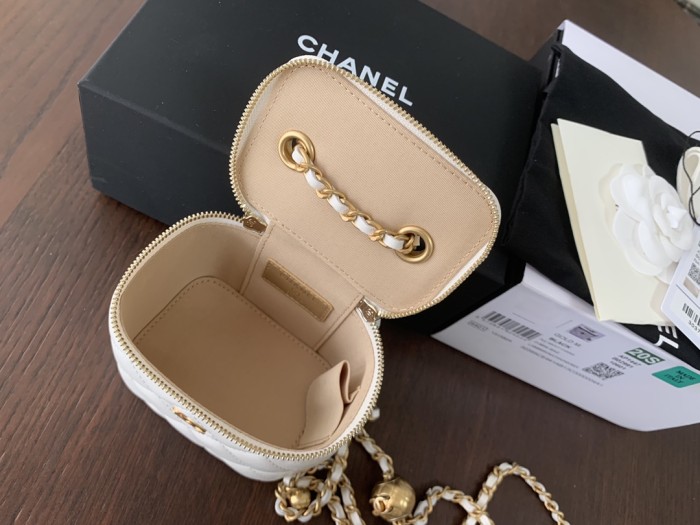 Handbag Chanel size 8.5cmx11cmx7 cm