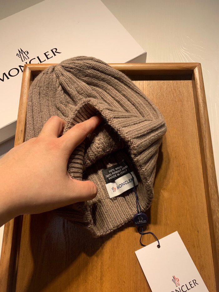 Hat Moncler 3
